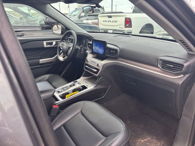 2024 Ford Explorer XLT photo 4