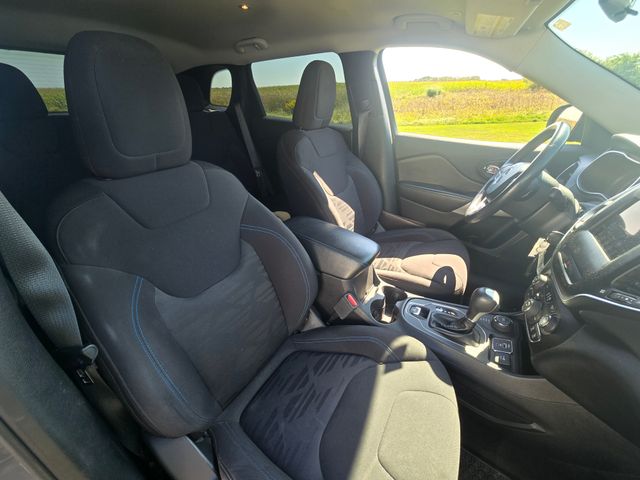 2019 Jeep Cherokee Latitude photo 4