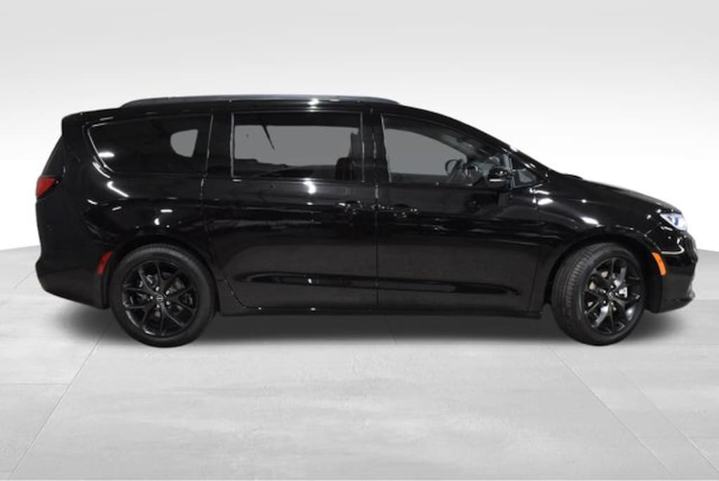 New 2026 Chrysler Pacifica SELECT Passenger Van