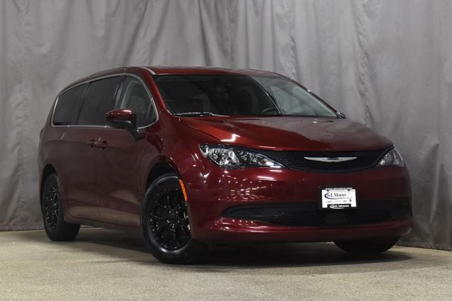 2023 Chrysler Voyager