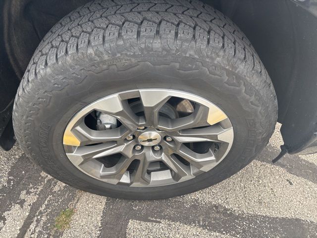 2023 Chevrolet Silverado 1500 High Country photo 3