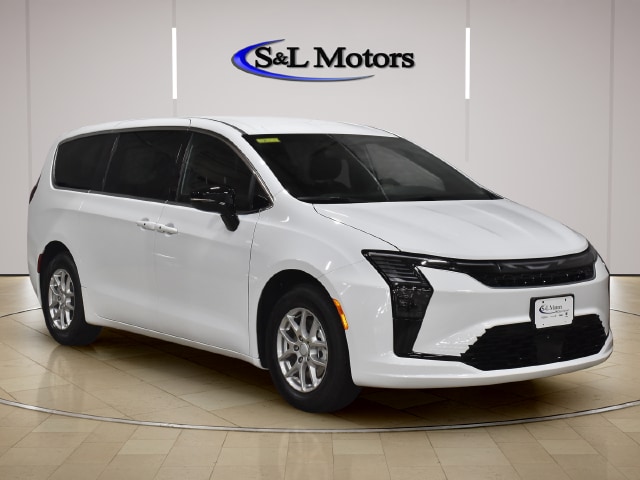 2027 Chrysler Pacifica Select