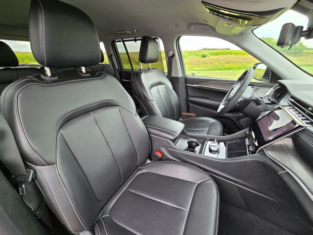 2024 Jeep Grand Cherokee Limited photo 4