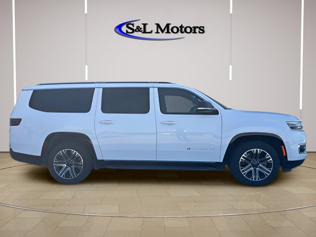 2024 Jeep Wagoneer L Series II 4WD's photo
