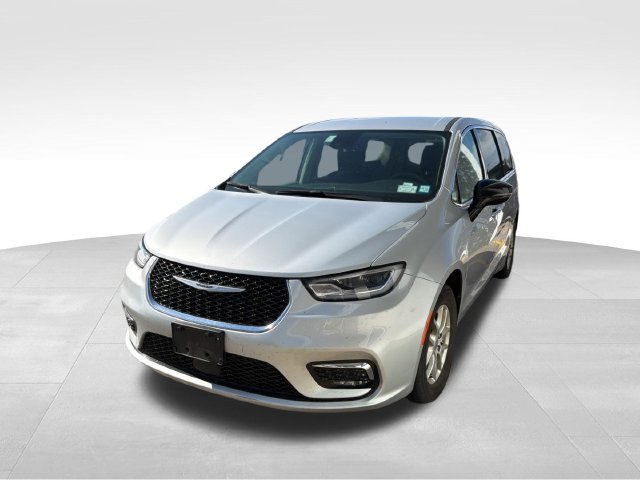 Used 2024 Chrysler Pacifica Touring L Minivan/Van
