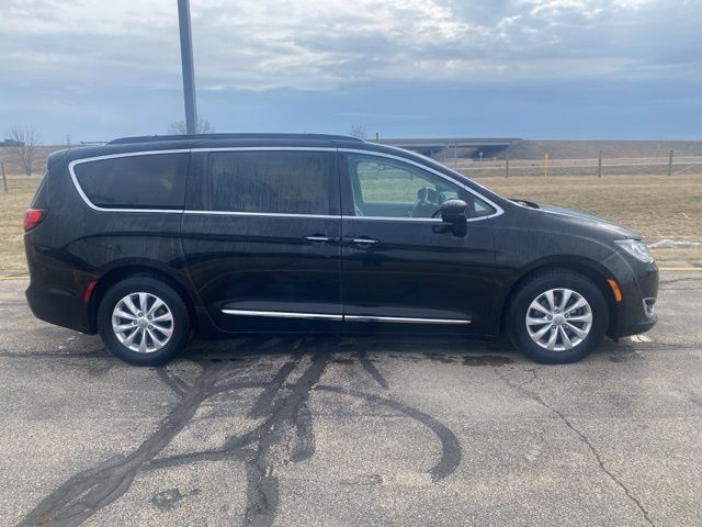 Certified 2017 Chrysler Pacifica Touring-L with VIN 2C4RC1BG4HR795554 for sale in Pulaski, WI