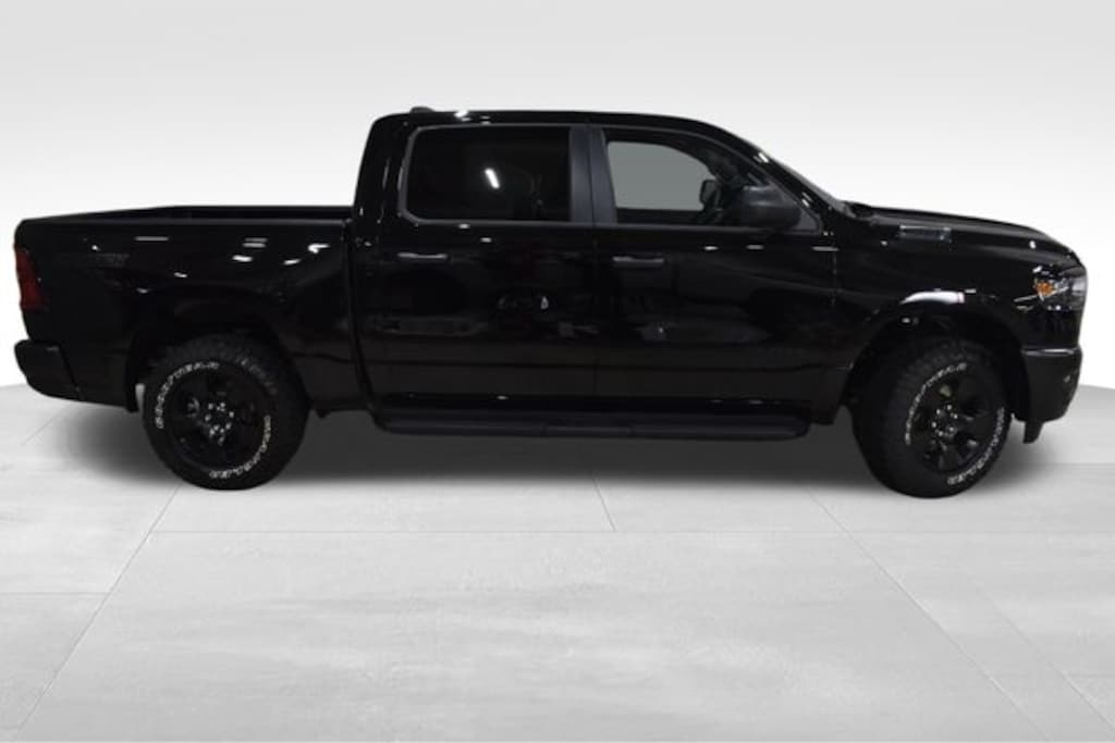 New 2026 Ram 1500 WARLOCK CREW CAB 4X4 5'7 BOX Pickup