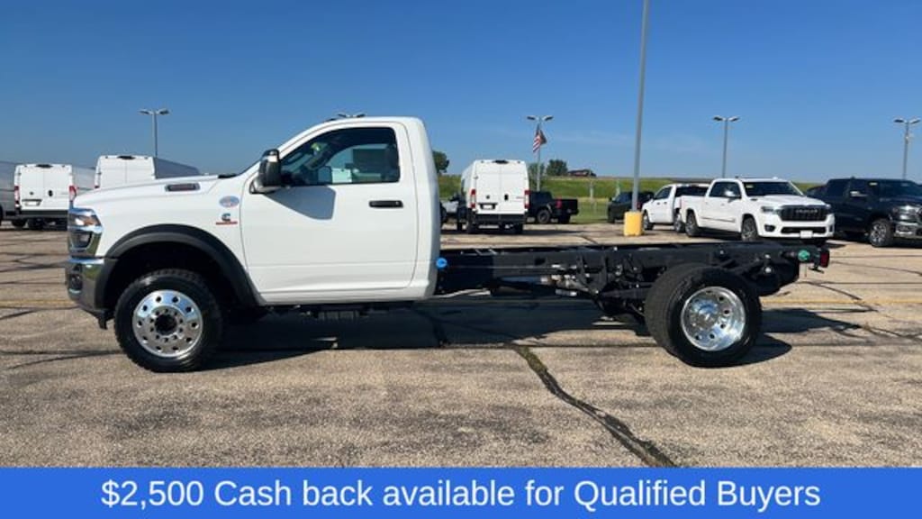 New 2026 Ram 5500 TRADESMAN CHASSIS REGULAR CAB 4X4 84' CA Pickup