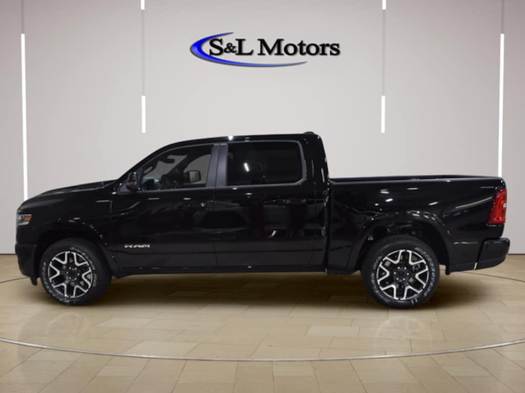 New 2026 Ram 1500 LARAMIE CREW CAB 4X4 5'7 BOX Pickup