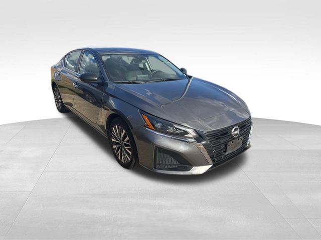 2024 Nissan Altima 2.5 SV photo 3