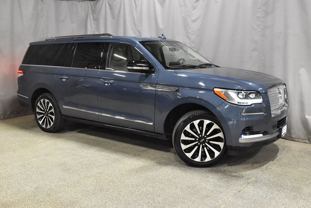 2023 Lincoln Navigator L Reserve photo 3