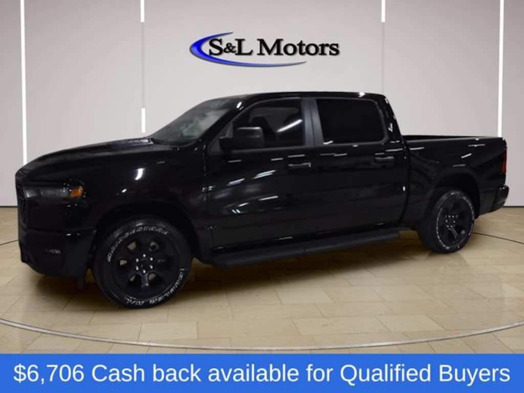 New 2026 Ram 1500 EXPRESS CREW CAB 4X4 5'7 BOX Pickup