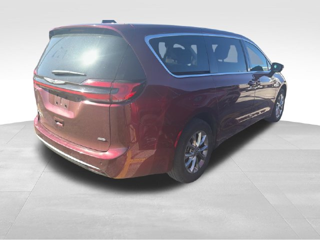Used 2023 Chrysler Pacifica Touring L Minivan/Van