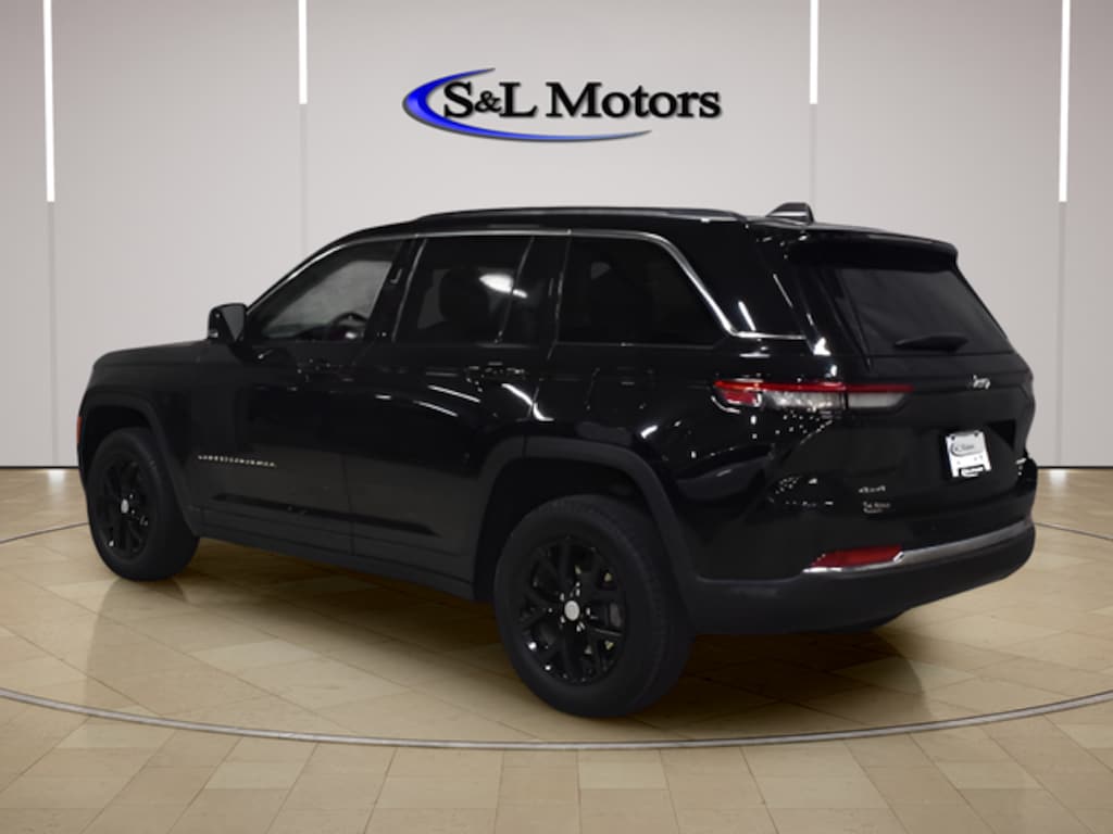Used 2023 Jeep Grand Cherokee Limited SUV