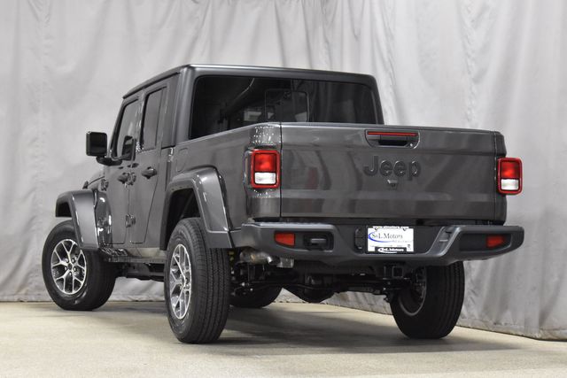 2025 Jeep Gladiator Sport S photo 2