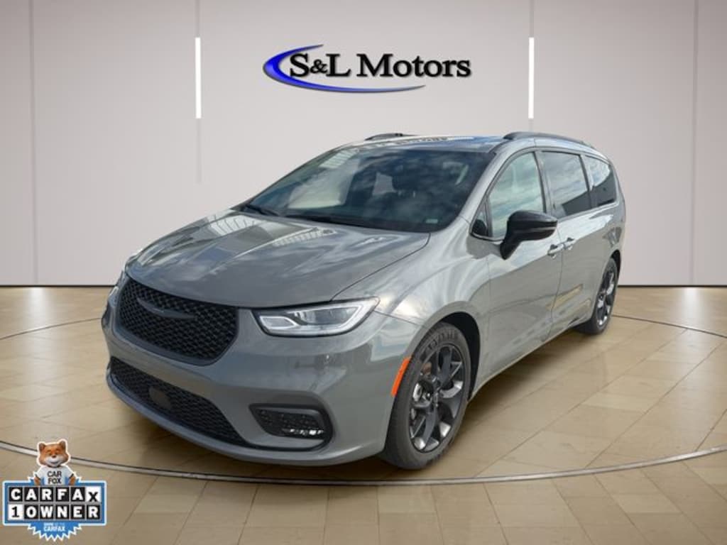 Certified 2025 Chrysler Pacifica Limited Minivan/Van