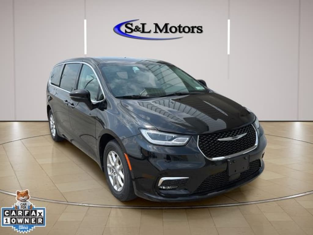 Certified 2024 Chrysler Pacifica Touring L Minivan/Van