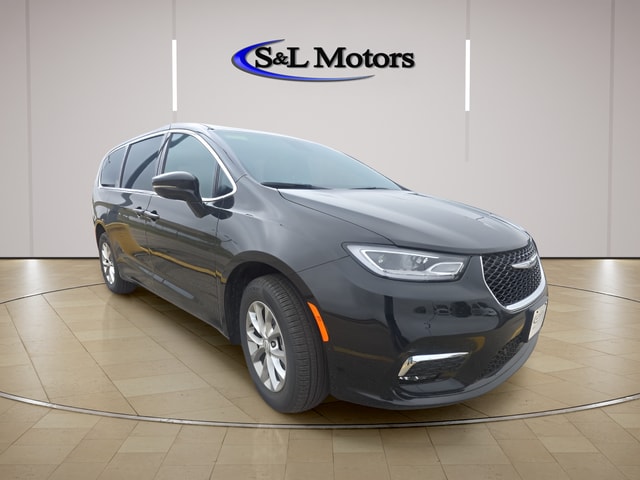 2026 Chrysler Pacifica Limited AWD's photo