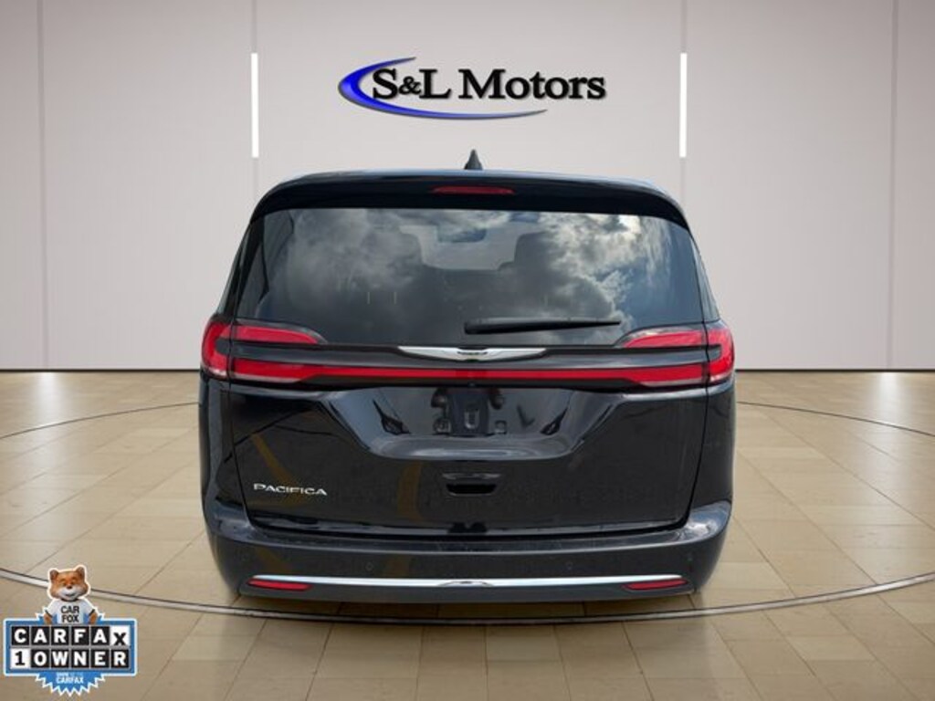 Certified 2024 Chrysler Pacifica Touring L Minivan/Van
