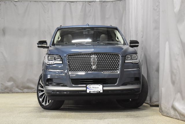 2023 Lincoln Navigator L Reserve photo 4