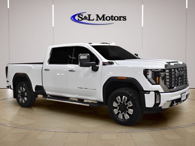 2025 GMC Sierra Denali 4WD Crew Cab Standard Box's photo