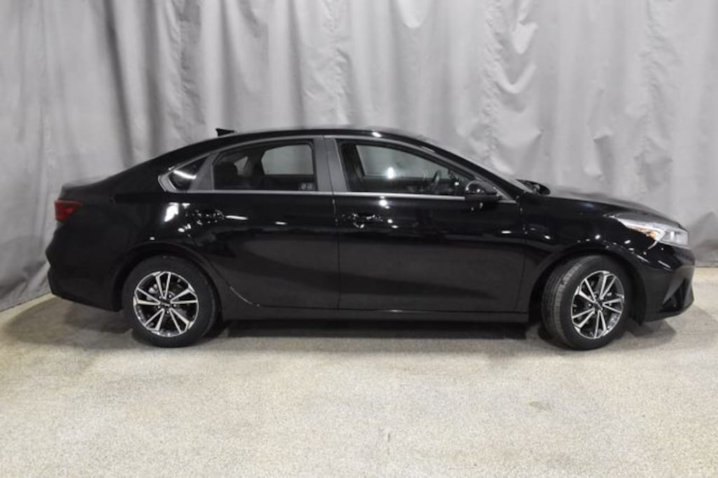 Used 2024 Kia Forte LXS Sedan