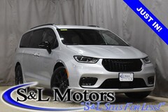 2026 Chrysler Pacifica SELECT Passenger Van