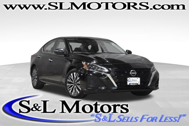 2024 Nissan Altima SV's photo