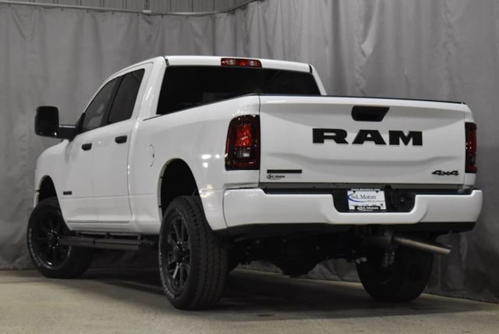 New 2026 Ram 2500 BIG HORN CREW CAB 4X4 6'4 BOX Pickup
