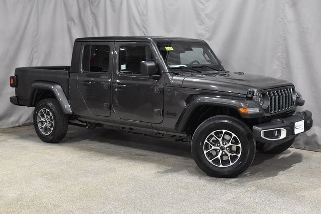 2025 Jeep Gladiator Sport S photo 4