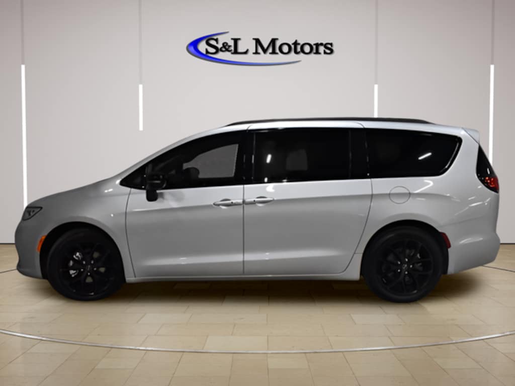New 2026 Chrysler Pacifica SELECT Passenger Van
