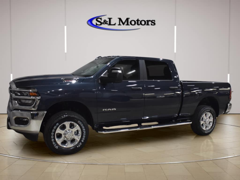 New 2026 Ram 2500 BIG HORN CREW CAB 4X4 6'4 BOX Pickup