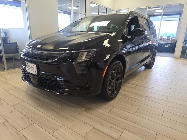 2027 Chrysler Pacifica Limited AWD's photo