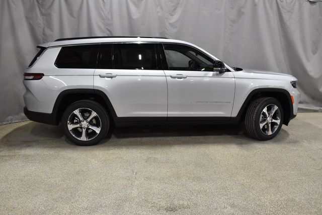 2025 Jeep Grand Cherokee L photo 3
