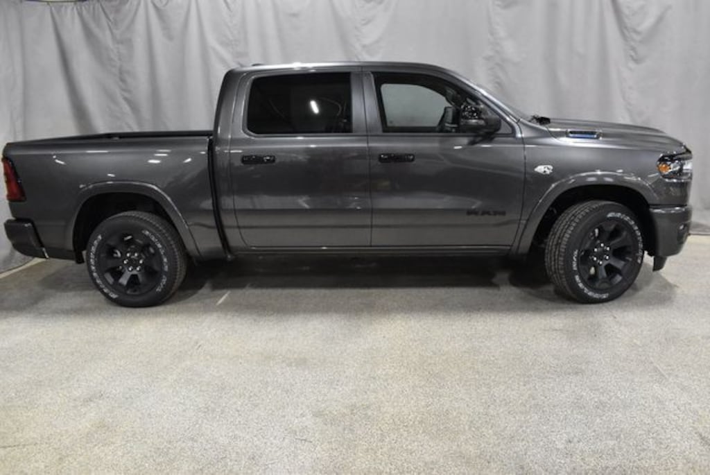 New 2026 Ram 1500 BIG HORN CREW CAB 4X4 5'7 BOX Pickup