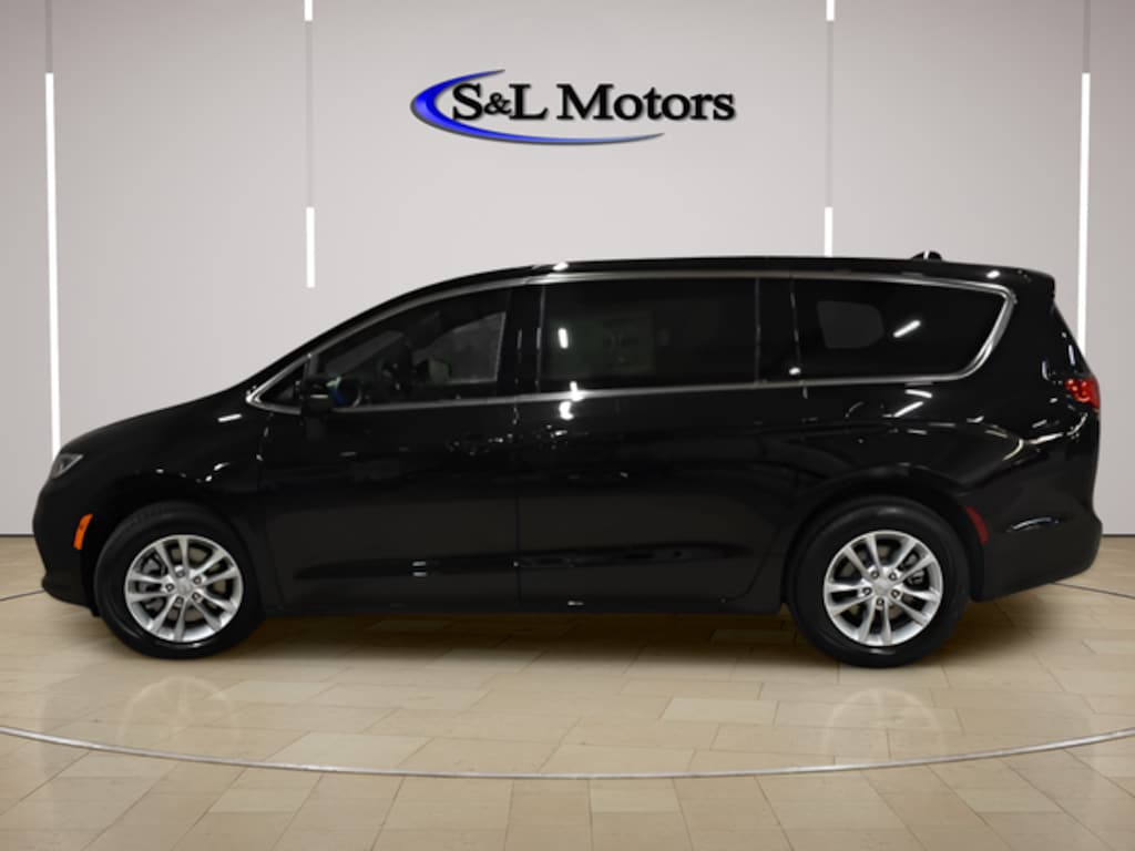 New 2026 Chrysler Pacifica SELECT AWD Passenger Van
