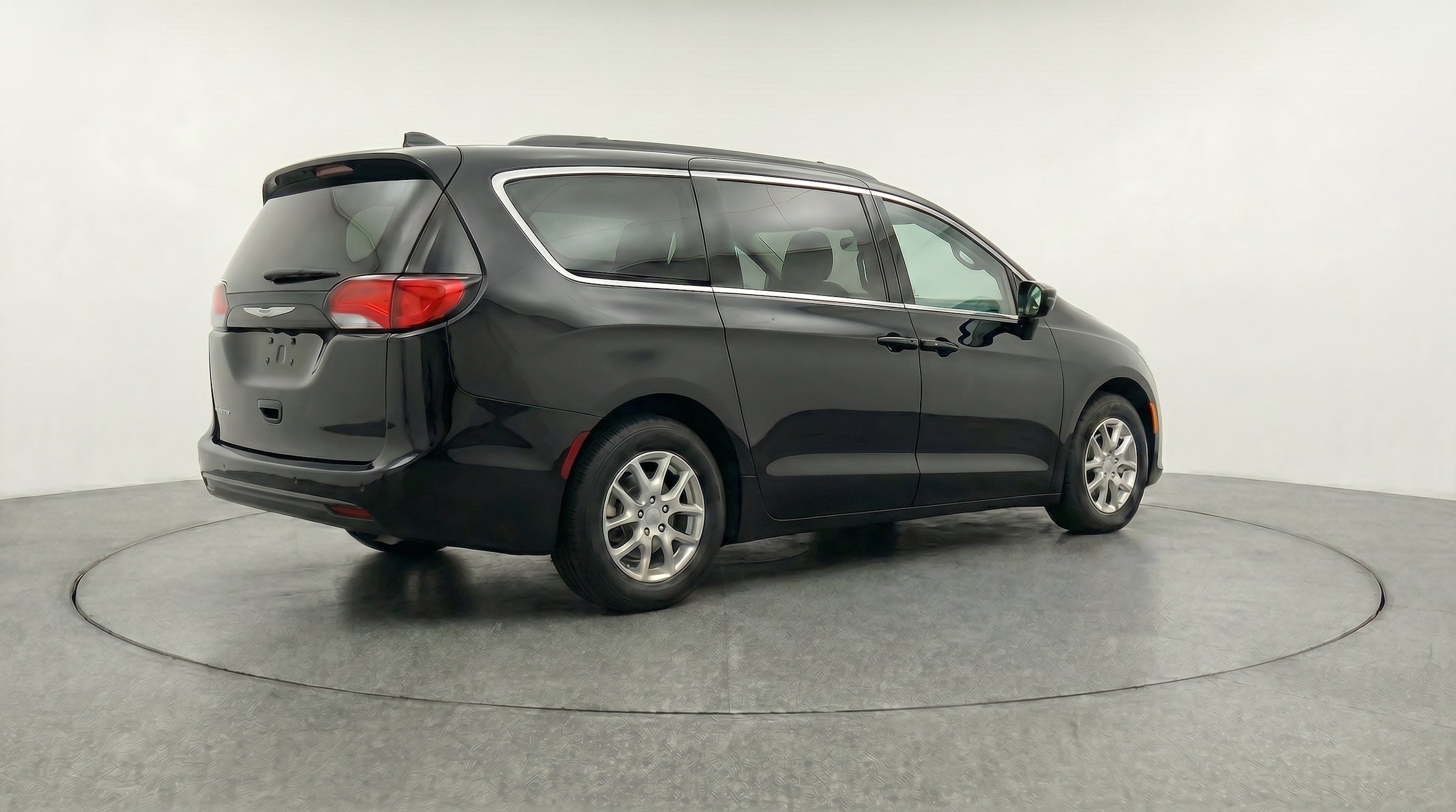 Thumbnail: 2024 Chrysler Voyager - 9