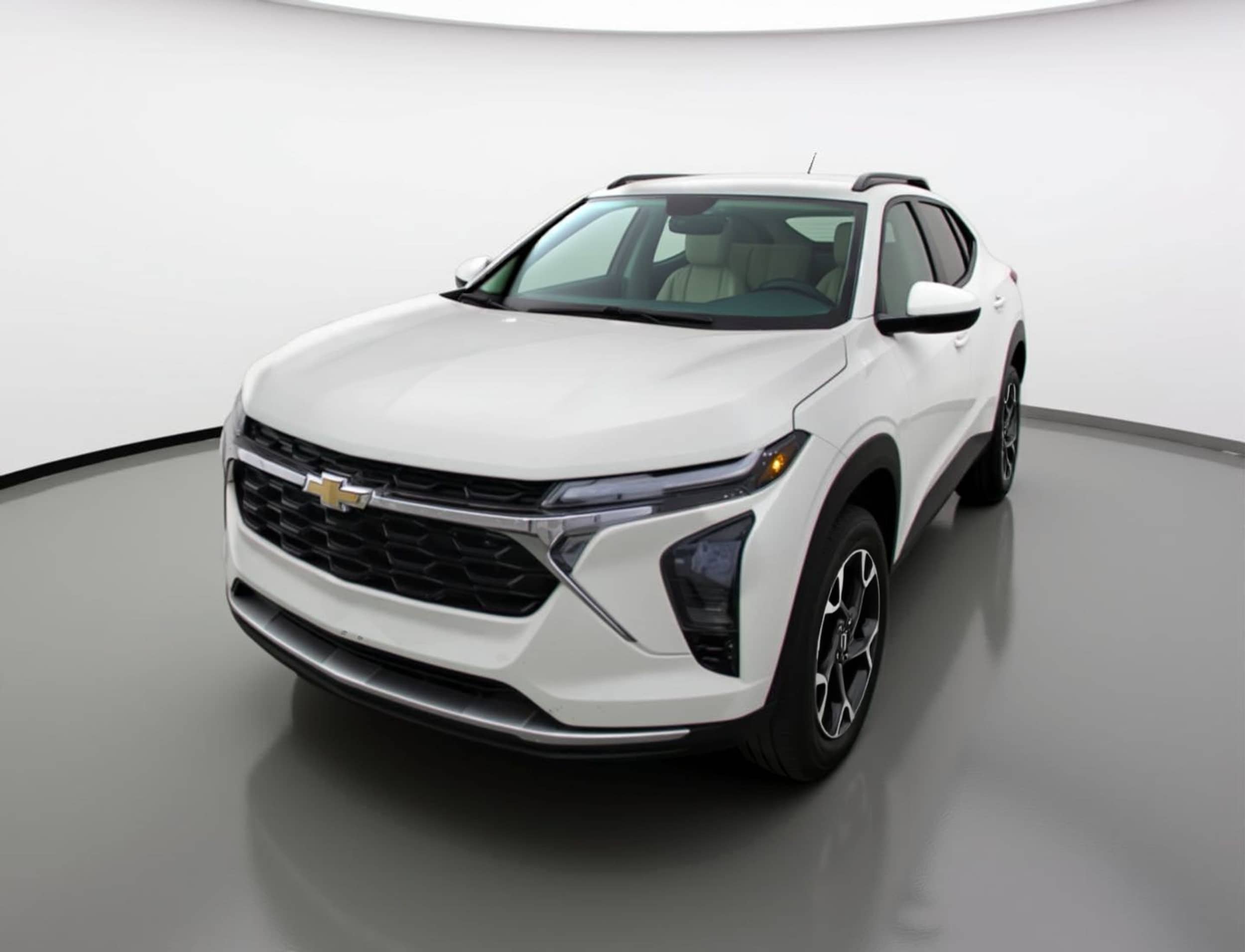 Thumbnail: 2025 Chevrolet Trax - 3