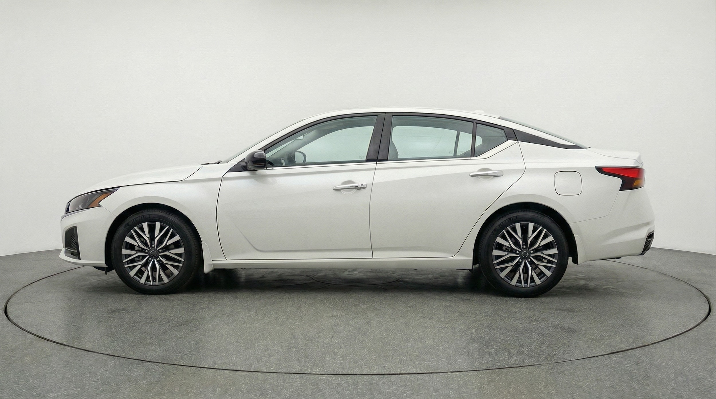 Thumbnail: 2025 Nissan Altima - 4