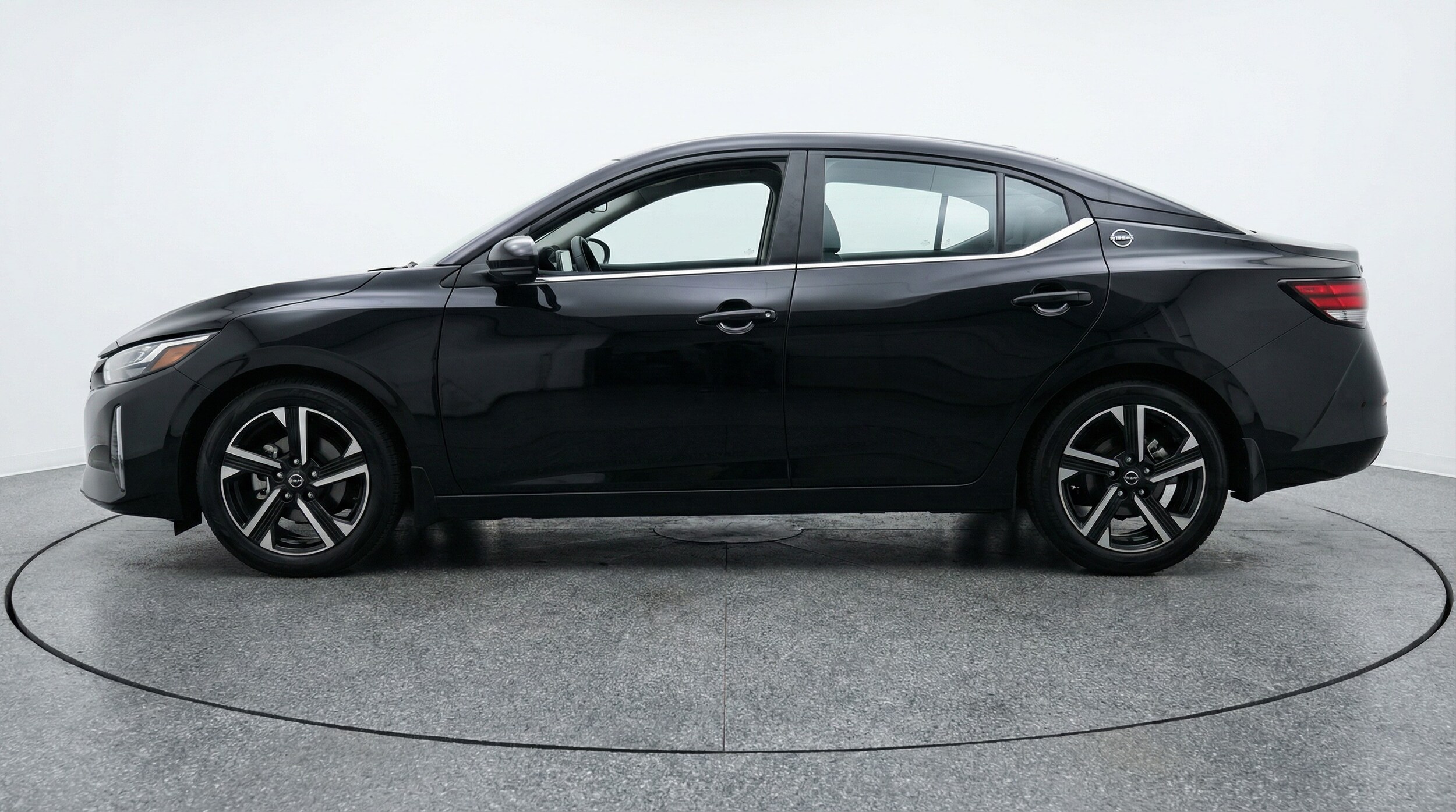 Thumbnail: 2025 Nissan Sentra - 4