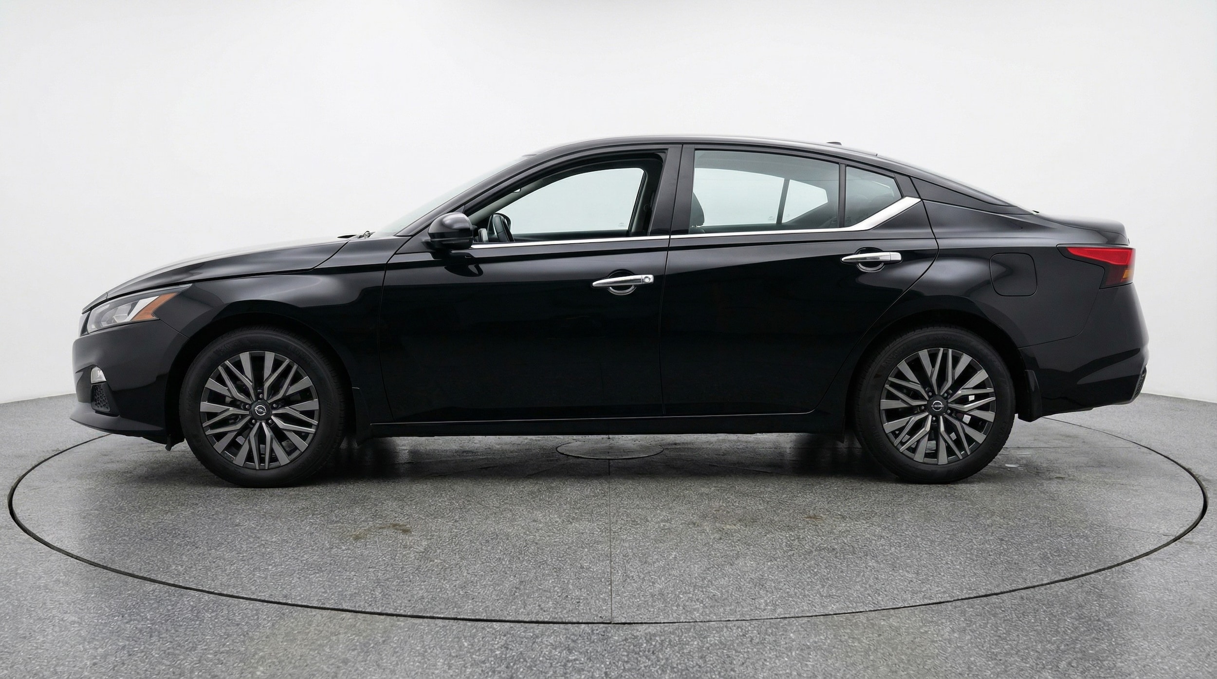 Thumbnail: 2025 Nissan Altima - 4