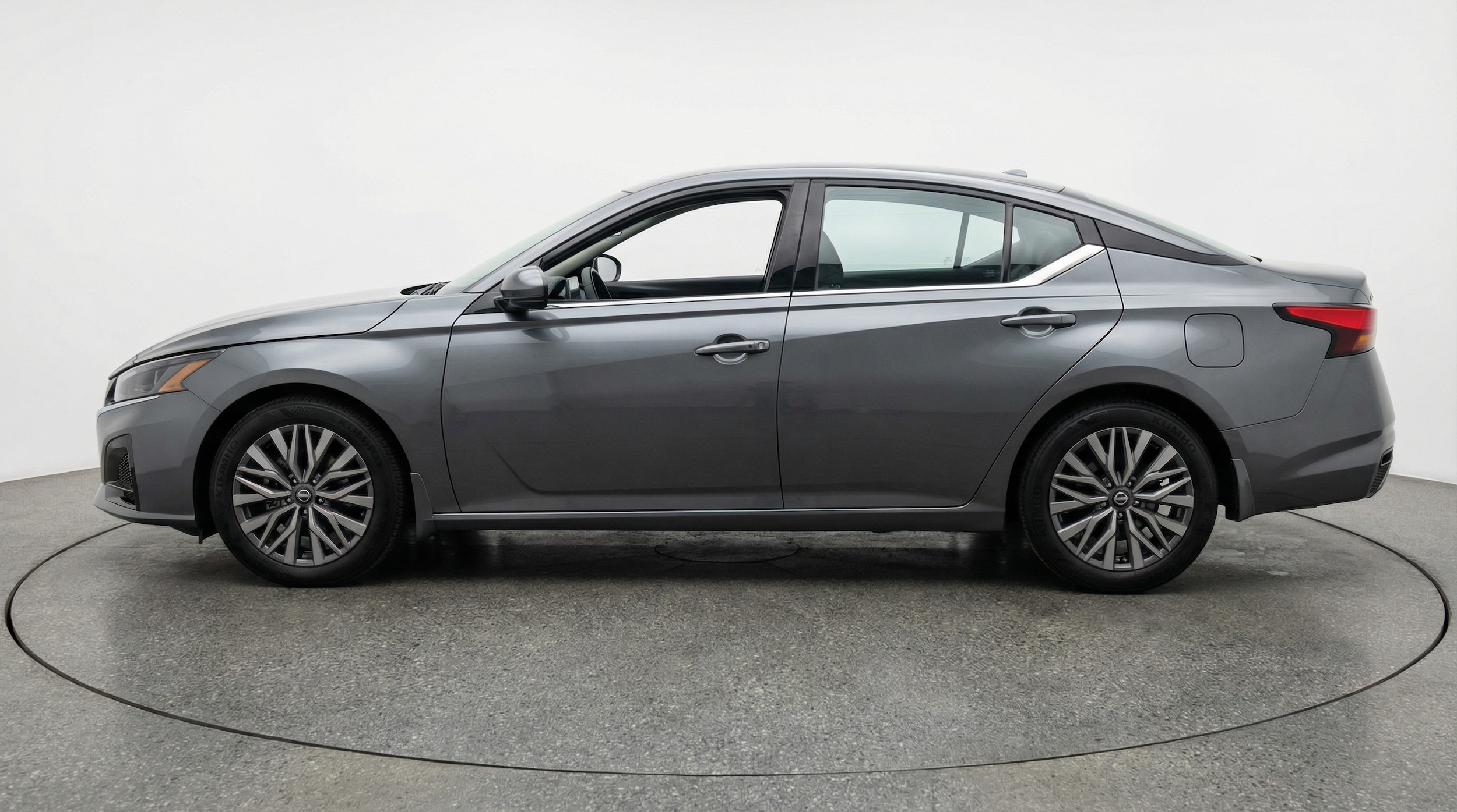 Thumbnail: 2025 Nissan Altima - 4