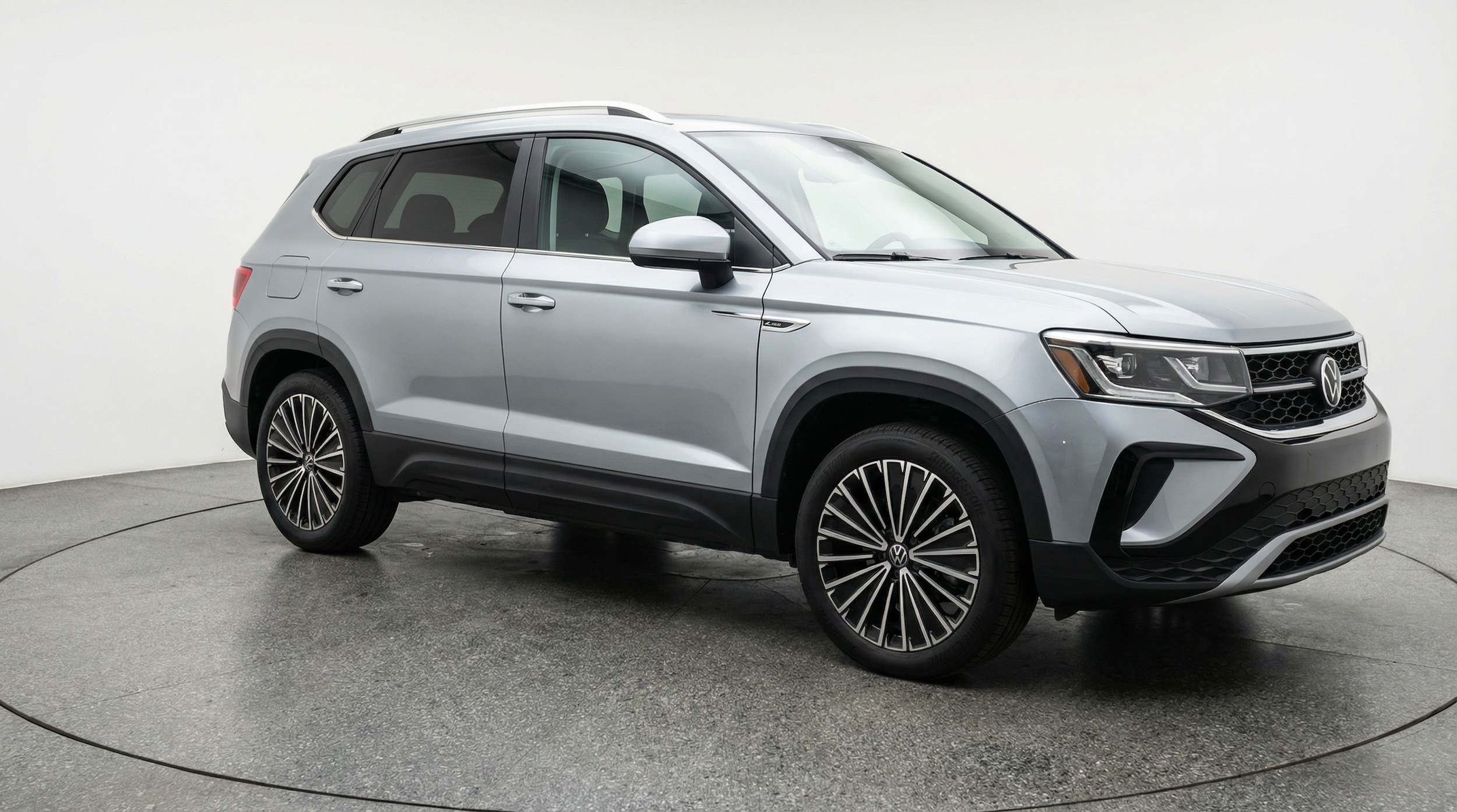 Thumbnail: 2025 Volkswagen Taos - 1