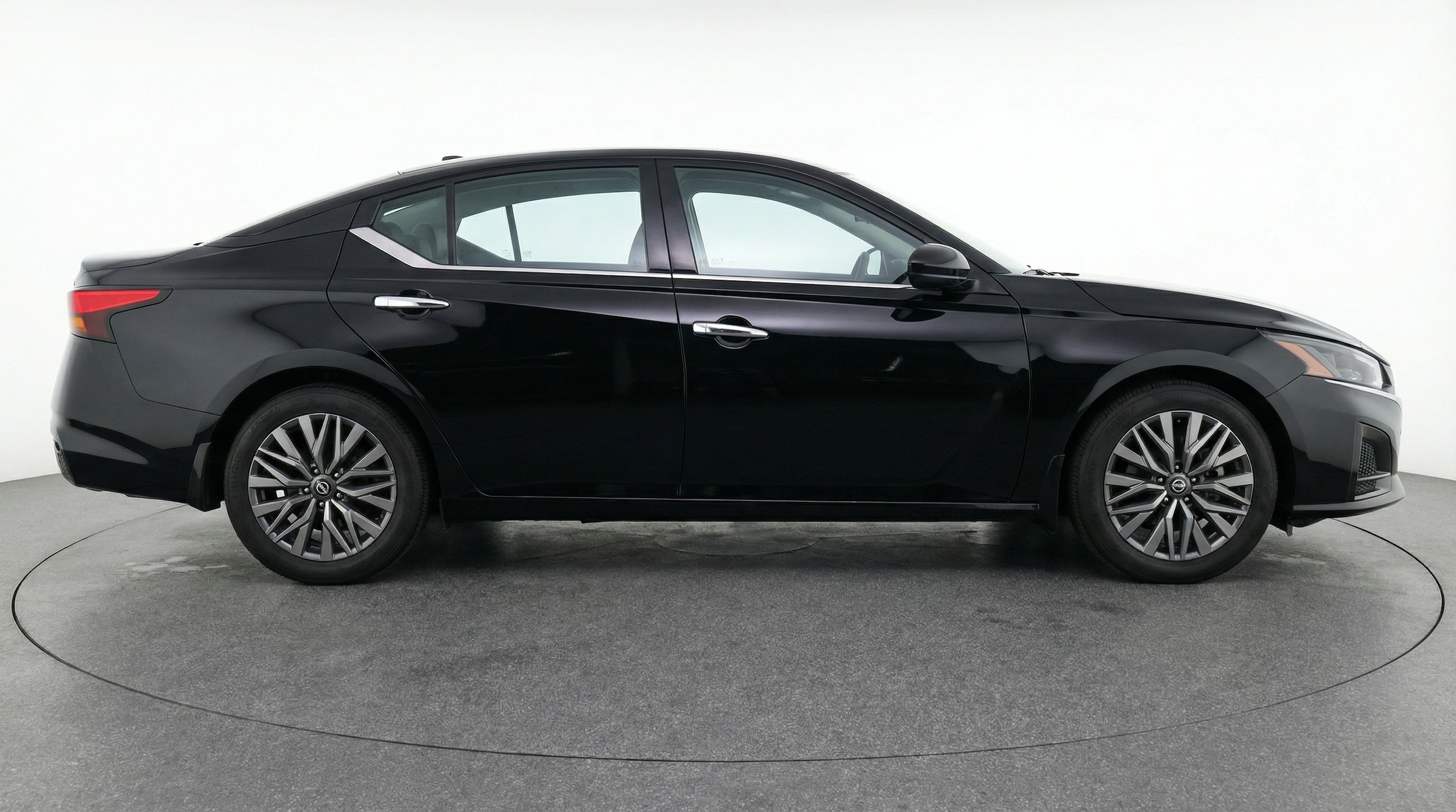 Thumbnail: 2025 Nissan Altima - 8