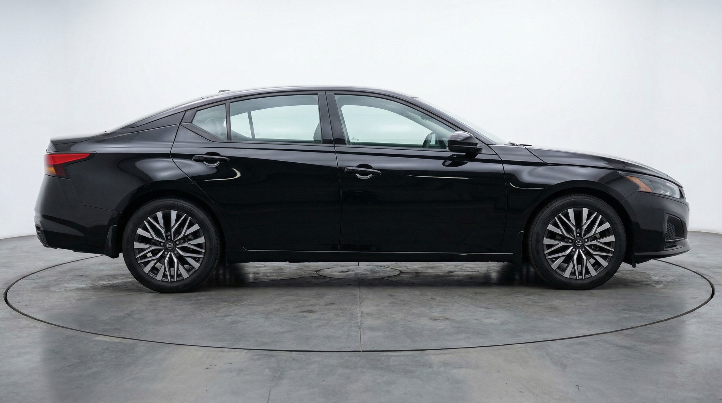 Thumbnail: 2025 Nissan Altima - 8