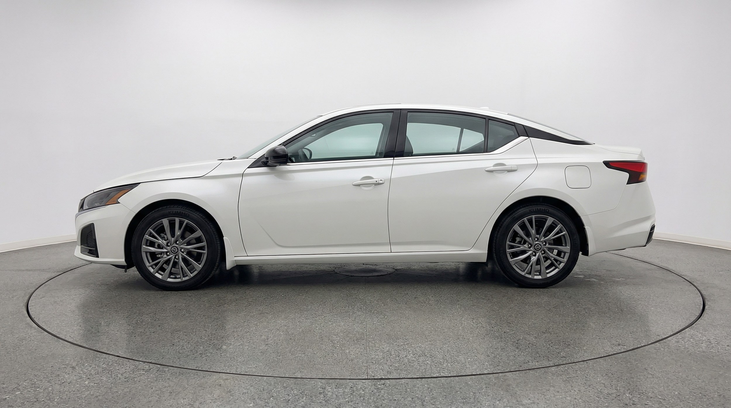 Thumbnail: 2025 Nissan Altima - 4