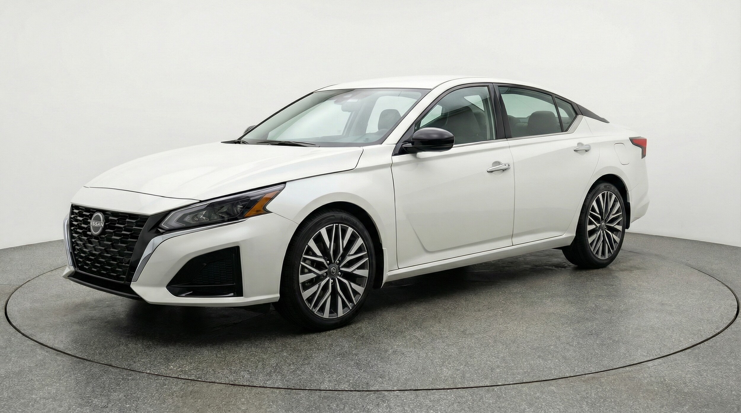 Thumbnail: 2025 Nissan Altima - 3