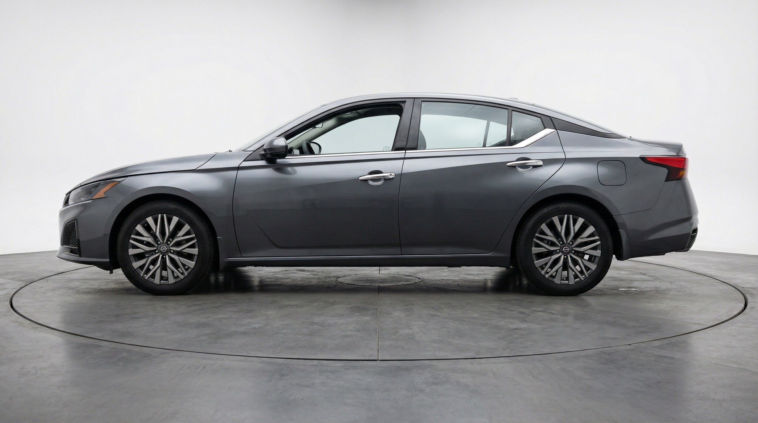 Thumbnail: 2025 Nissan Altima - 4