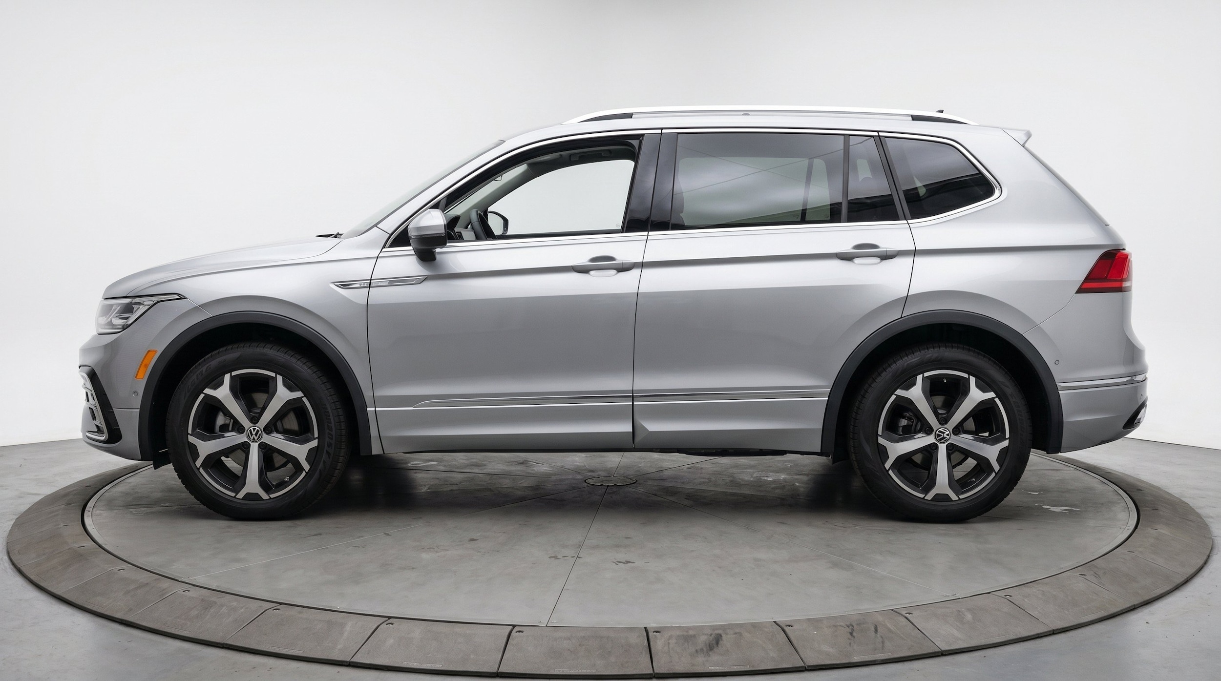 Thumbnail: 2026 Volkswagen Tiguan - 5