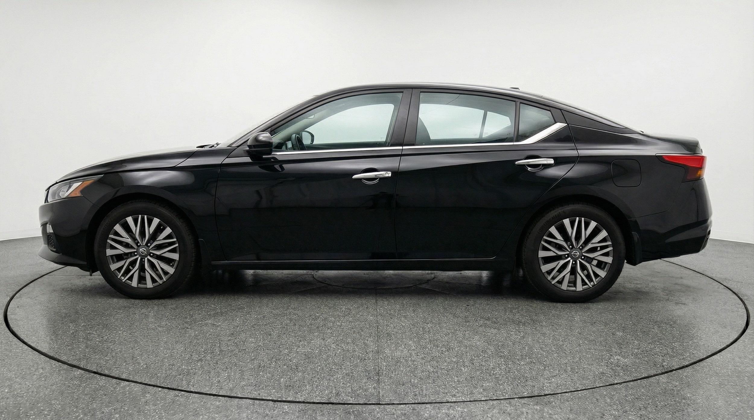 Thumbnail: 2025 Nissan Altima - 4